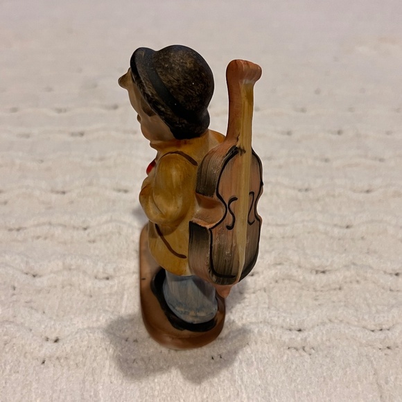 The Fiddler Boy Figurine - Picture 2 of 5
